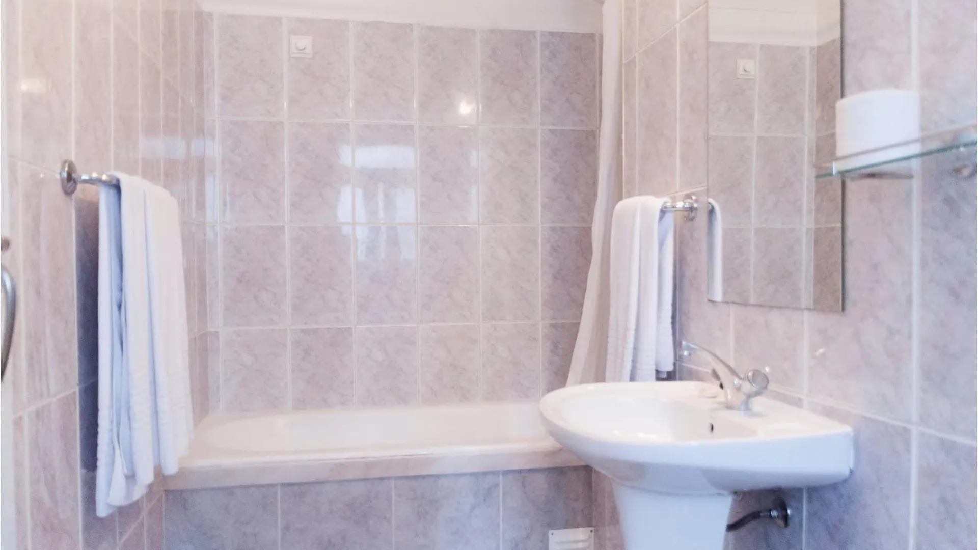Hotel Residencial Caravela Lisboa 2*,