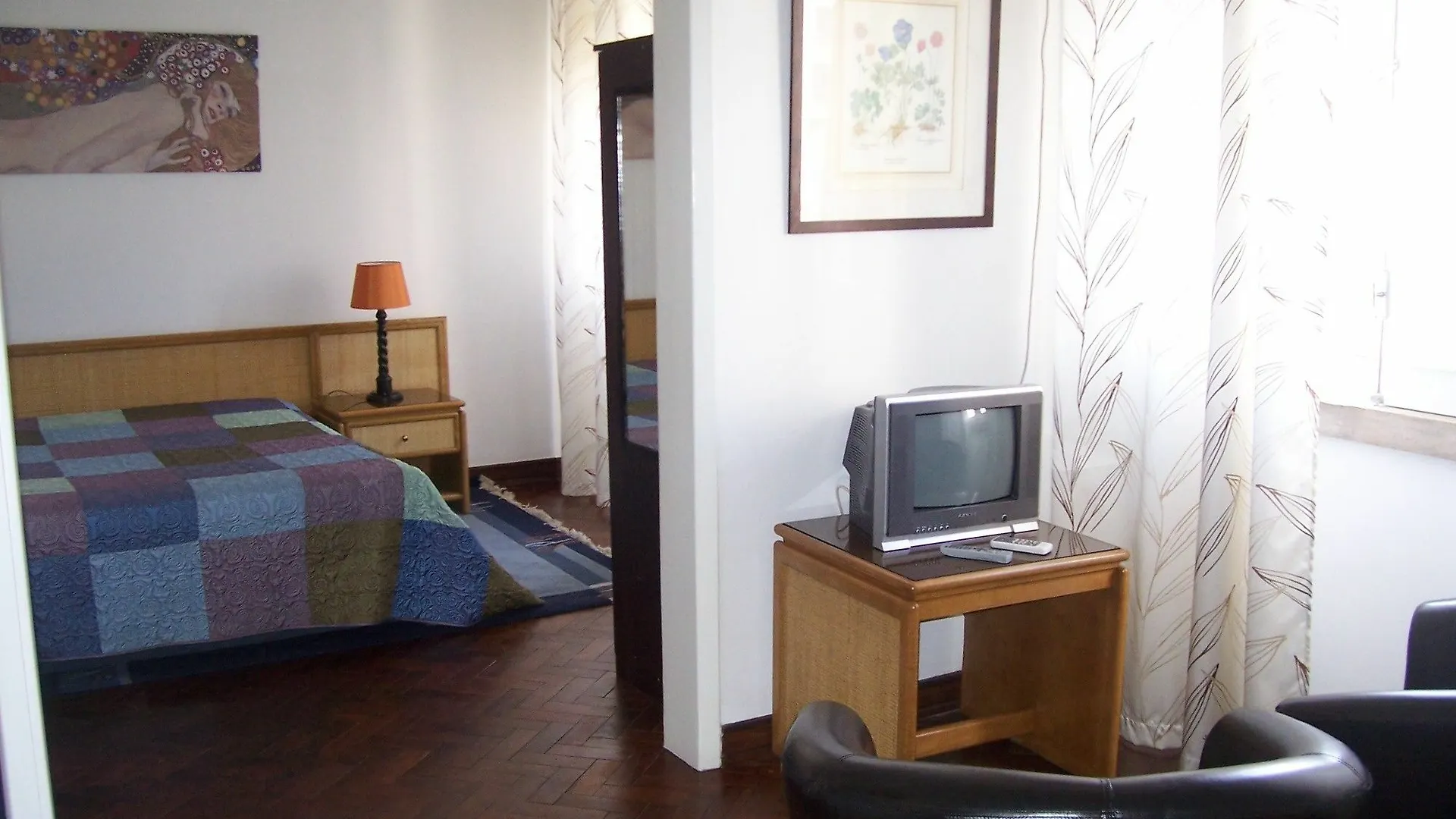 Hotel Residencial Caravela Lisboa 2*,  Portugal